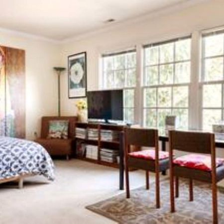 Free Parking On A Private St., Minutes To Georgetown, Medstar Hospital, Georgetown University And More Washington Luaran gambar